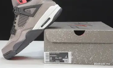 JORDAN AIR RETRO 